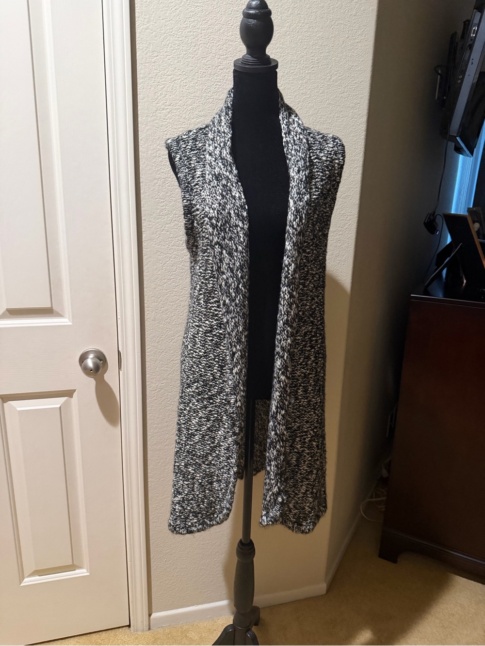 Chico's Black & White Marled Open-Front Sweater Vest
